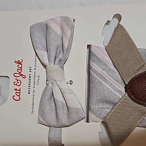 Cat & Jack Boys' Accessory Set Bow Tie, Suspenders & Pocket Square Set New - Picture 3 of 11
